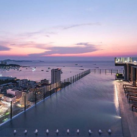 The Base Deluxe Apartment Pattaya Luaran gambar