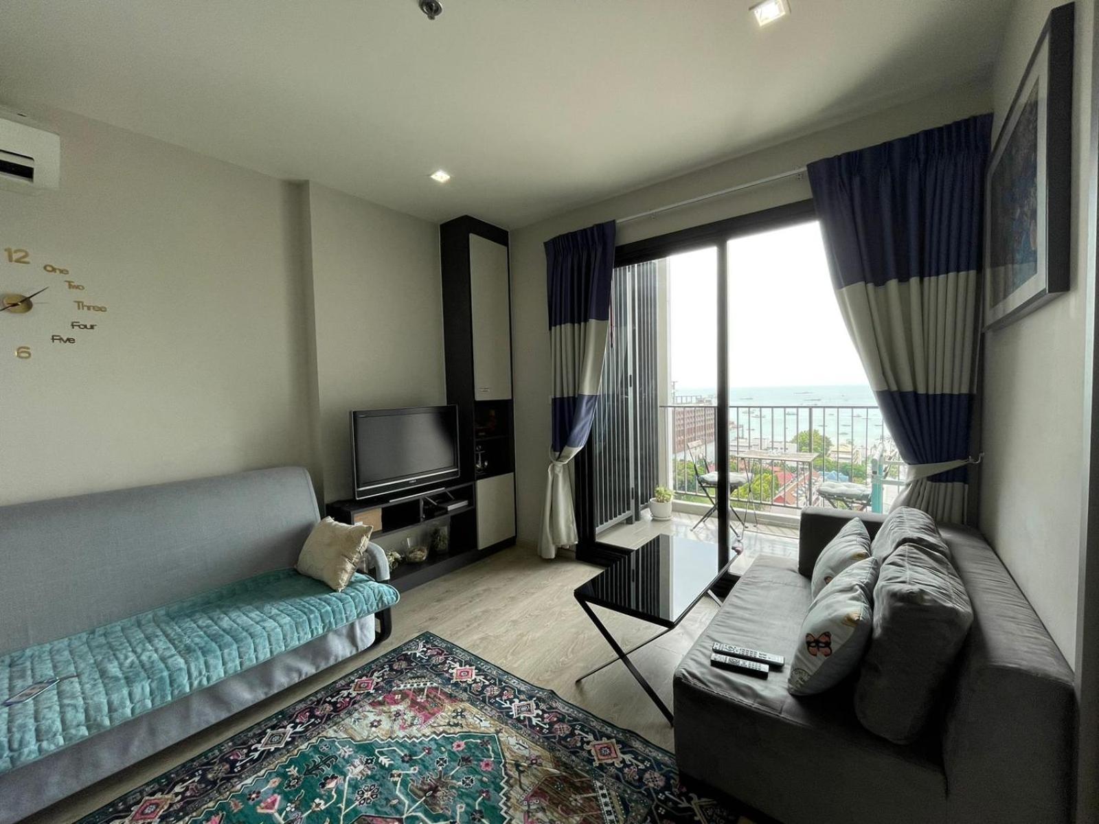 The Base Deluxe Apartment Pattaya Luaran gambar
