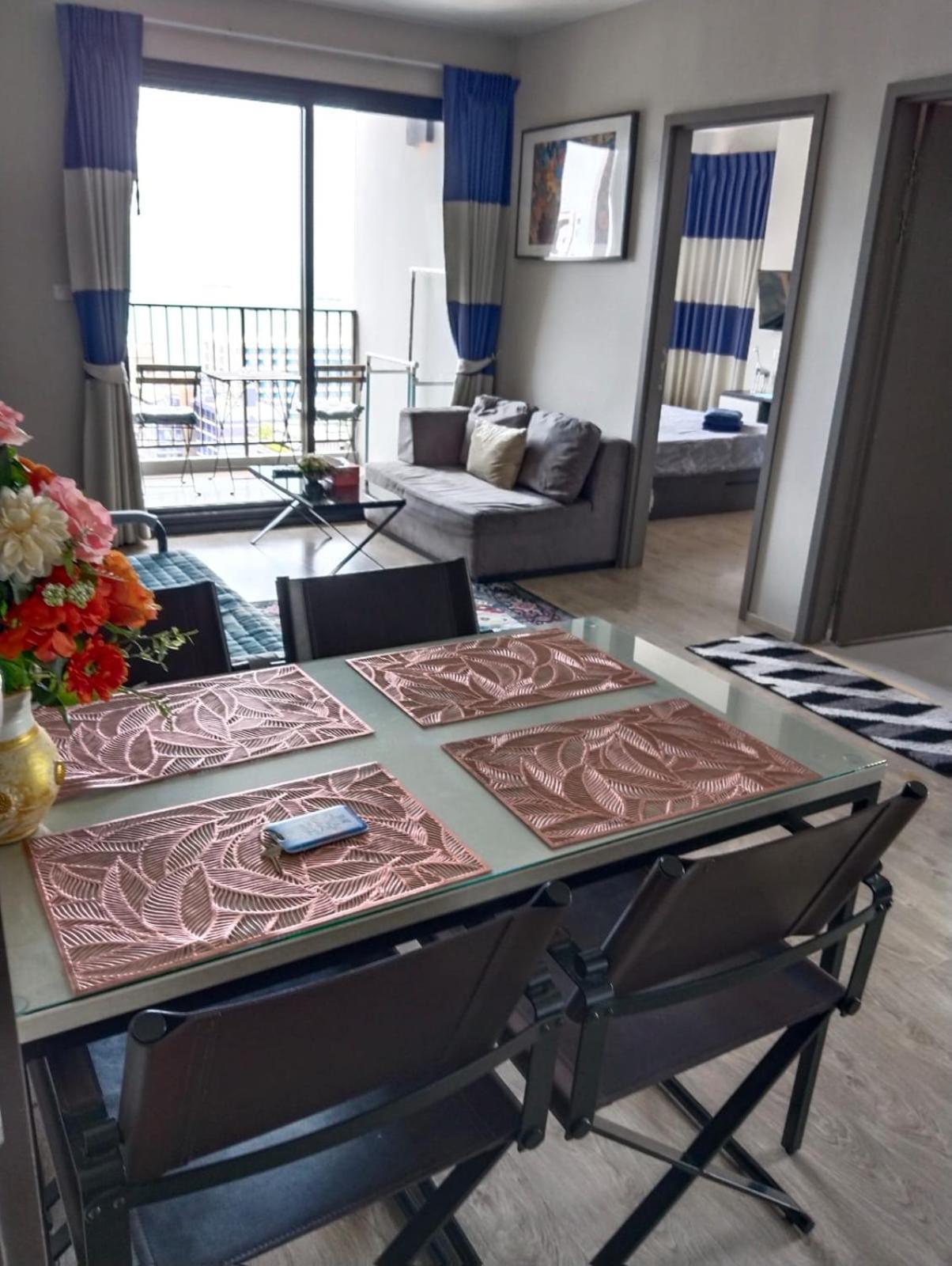 The Base Deluxe Apartment Pattaya Luaran gambar