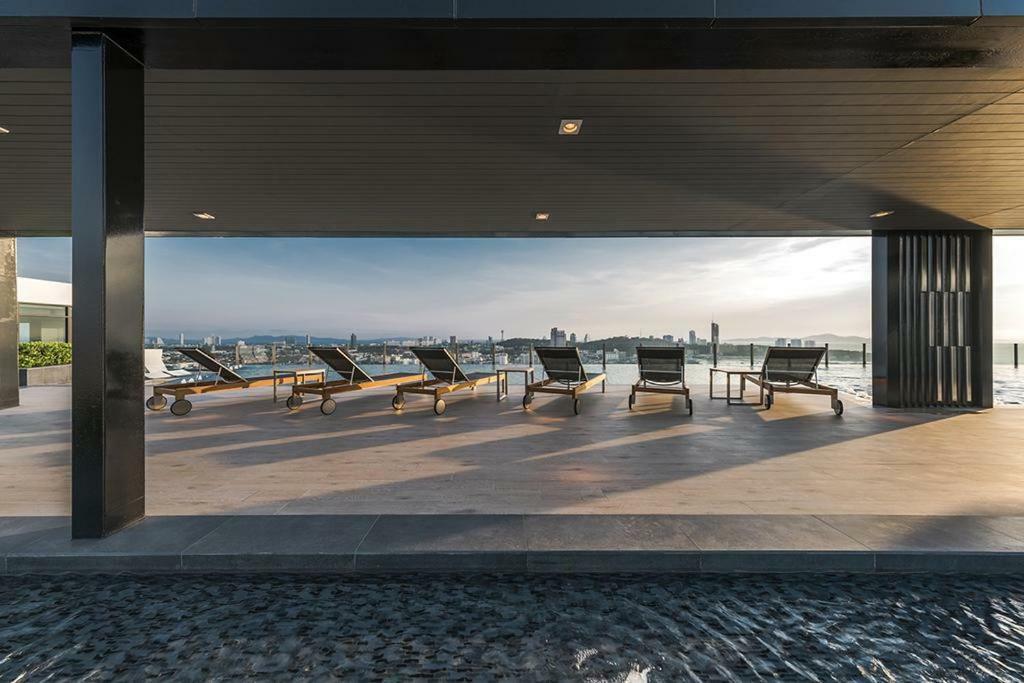The Base Deluxe Apartment Pattaya Luaran gambar