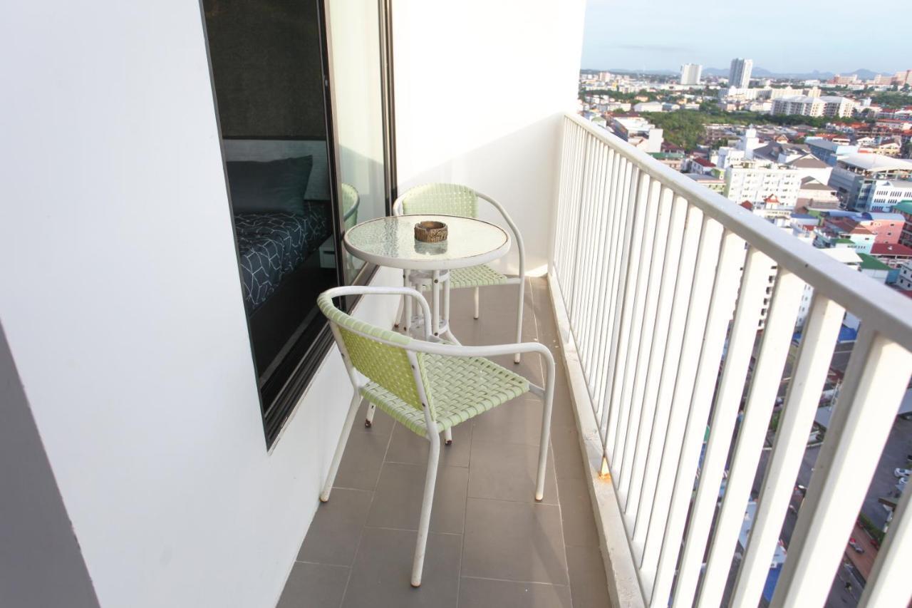 The Base Deluxe Apartment Pattaya Luaran gambar