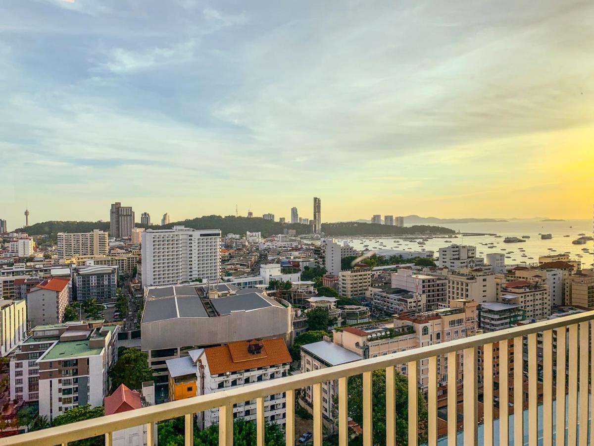 The Base Deluxe Apartment Pattaya Luaran gambar