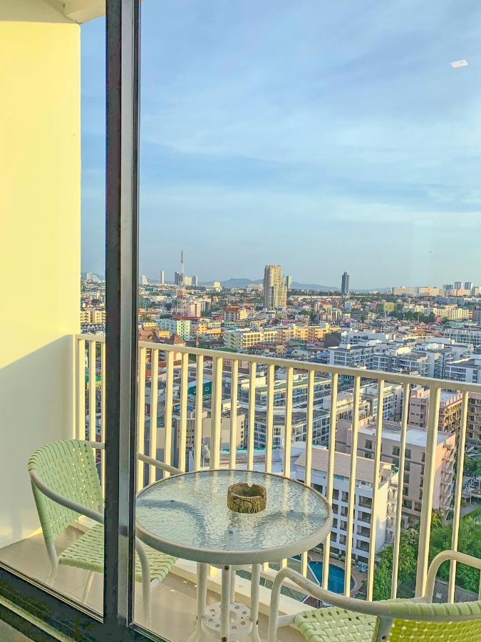 The Base Deluxe Apartment Pattaya Luaran gambar