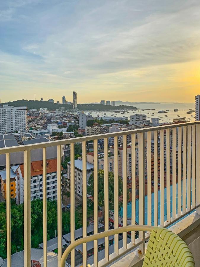 The Base Deluxe Apartment Pattaya Luaran gambar
